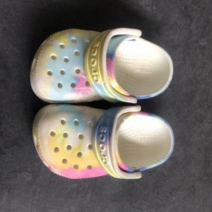 Crocs size C5 tie dye print